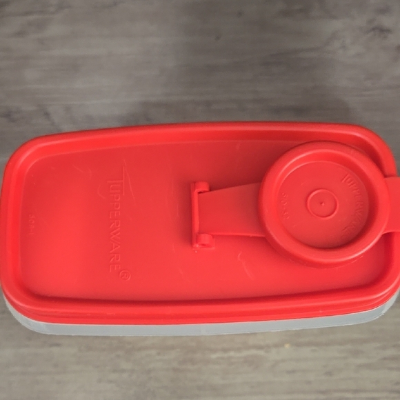 Tupperware mini Store N' Pour 499, 509 and 510 Red and clear - Picture 5 of 10